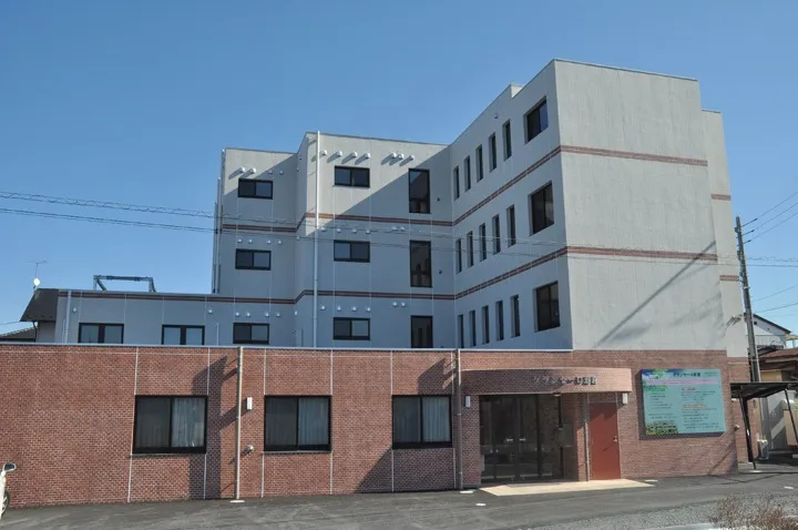 建物が新しくて綺麗 (80代 男性)